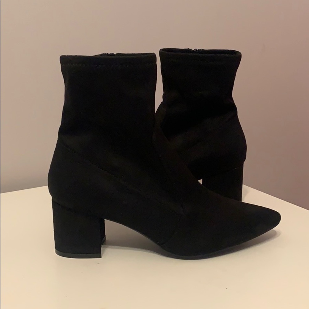 Hot Black Heeled Booties!